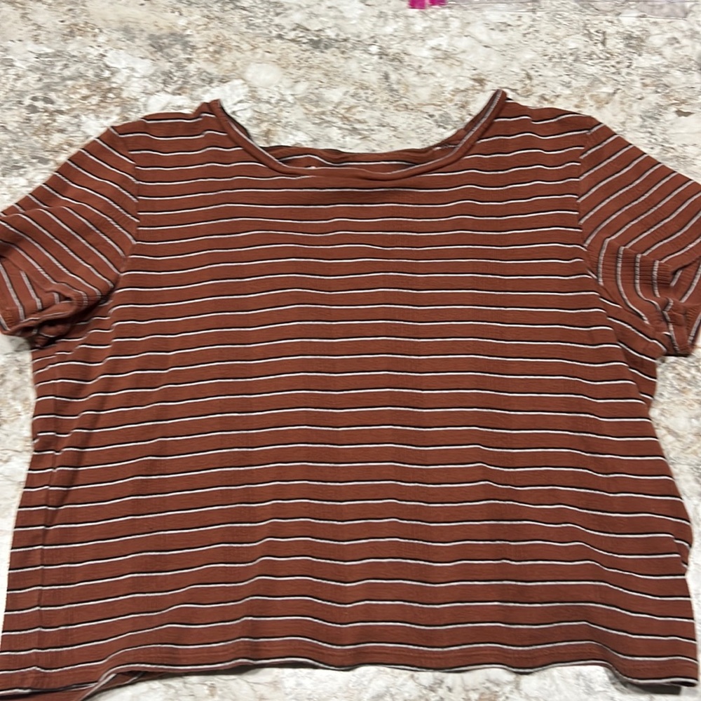 Cropped American Eagle T-shirt
